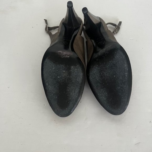 CHANEL Leather Grey Metallic Style Slingback Heels - Picture 6 of 6